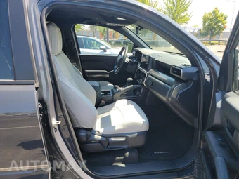 2025 Toyota 4Runner SR5 - miniatura 14