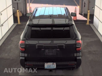 2025 Toyota 4Runner SR5 - miniatura 6