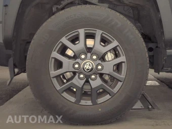 2025 Toyota 4Runner SR5 - miniatura 9