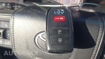 2025 Toyota 4Runner SR5 - miniatura 19