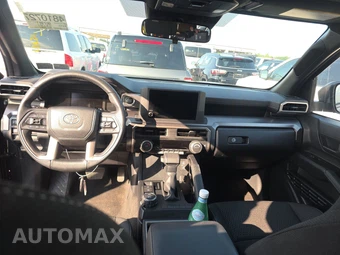 2025 Toyota 4Runner SR5 - miniatura 11