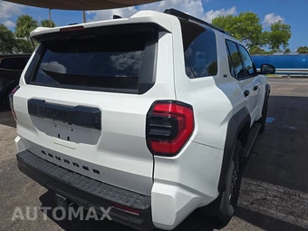 2025 Toyota 4Runner SR5 - miniatura 4