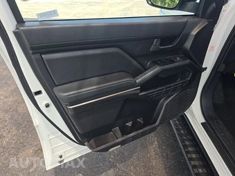 2025 Toyota 4Runner SR5 - miniatura 9