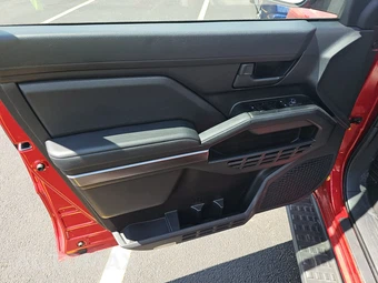 2025 Toyota 4Runner SR5 - miniatura 9