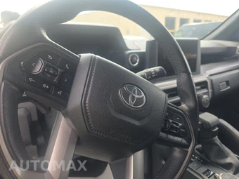 2025 Toyota 4Runner SR5 - miniatura 10