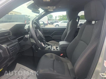 2025 Toyota 4Runner SR5 - miniatura 7