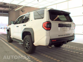2025 Toyota 4Runner SR5 - miniatura 6