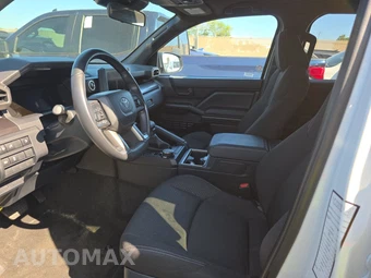 2025 Toyota 4Runner SR5 - miniatura 7