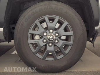 2025 Toyota 4Runner SR5 - miniatura 10