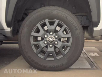 2025 Toyota 4Runner SR5 - miniatura 12