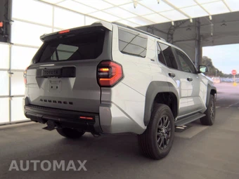 2025 Toyota 4Runner SR5 - miniatura 5