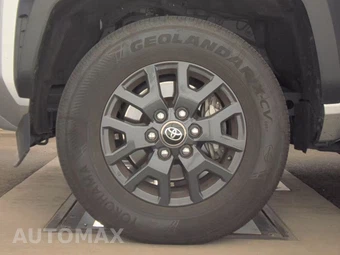 2025 Toyota 4Runner SR5 - miniatura 9