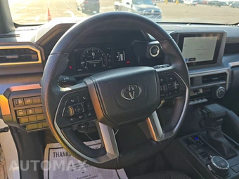 2025 Toyota 4Runner SR5 - miniatura 10