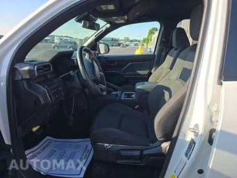 2025 Toyota 4Runner SR5 - miniatura 7