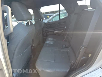 2025 Toyota 4Runner SR5 - miniatura 13