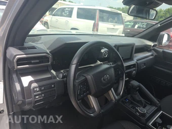 2025 Toyota 4Runner SR5 - miniatura 11