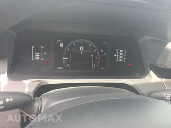 2025 Toyota 4Runner SR5 - miniatura 12