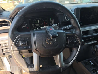 2025 Toyota 4Runner SR5 - miniatura 10