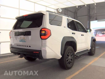 2025 Toyota 4Runner SR5 - miniatura 4