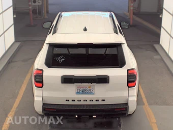 2025 Toyota 4Runner SR5 - miniatura 5