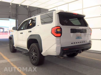 2025 Toyota 4Runner SR5 - miniatura 6