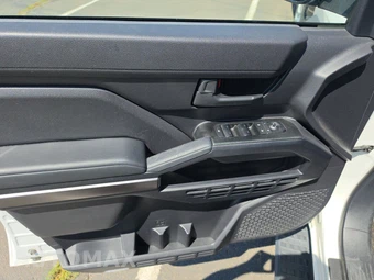 2025 Toyota 4Runner SR5 - miniatura 9