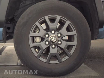 2025 Toyota 4Runner SR5 - miniatura 10
