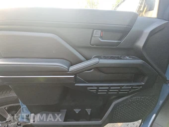 2025 Toyota 4Runner SR5 - miniatura 15