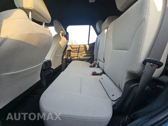 2025 Toyota 4Runner SR5 - miniatura 19