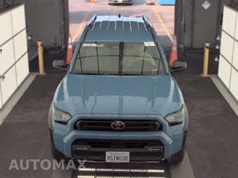 2025 Toyota 4Runner SR5 - miniatura 2