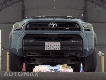 2025 Toyota 4Runner SR5 - miniatura 3