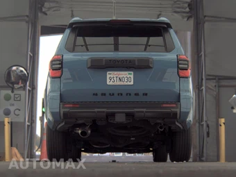 2025 Toyota 4Runner SR5 - miniatura 7