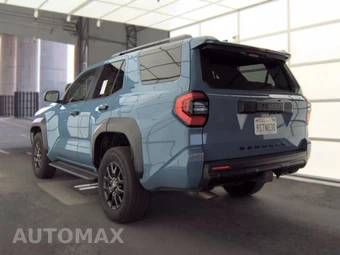 2025 Toyota 4Runner SR5 - miniatura 8