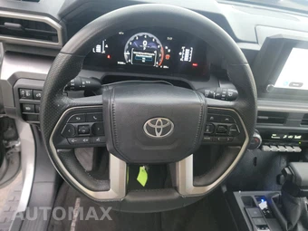 2025 Toyota 4Runner SR5 - miniatura 16