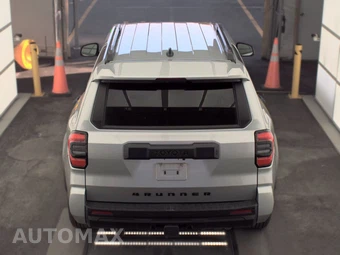 2025 Toyota 4Runner SR5 - miniatura 6