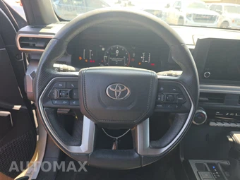 2025 Toyota 4Runner SR5 - miniatura 10