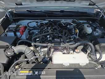 2025 Toyota 4Runner SR5 - miniatura 15