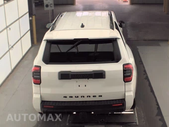 2025 Toyota 4Runner SR5 - miniatura 5