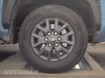 2025 Toyota 4Runner SR5 - miniatura 10