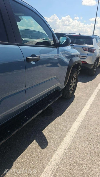 2025 Toyota 4Runner SR5 - miniatura 27