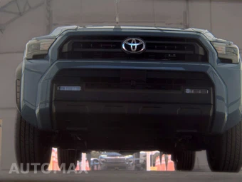 2025 Toyota 4Runner SR5 - miniatura 3
