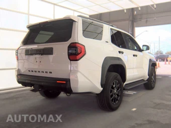 2025 Toyota 4Runner SR5 - miniatura 4