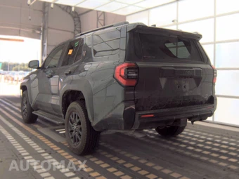 2025 Toyota 4Runner SR5 - miniatura 6