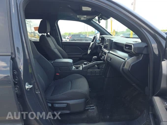 2025 Toyota 4Runner SR5 - miniatura 8