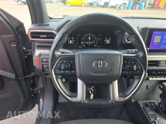 2025 Toyota 4Runner SR5 - miniatura 10