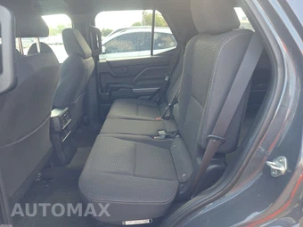 2025 Toyota 4Runner SR5 - miniatura 13