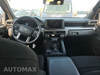 2025 Toyota 4Runner SR5 - miniatura 11