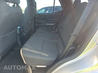 2025 Toyota 4Runner SR5 - miniatura 13