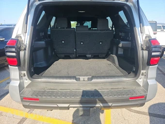 2025 Toyota 4Runner SR5 - miniatura 16