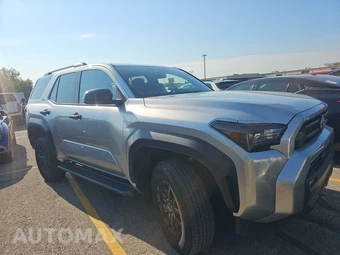 2025 Toyota 4Runner SR5 - miniatura 3